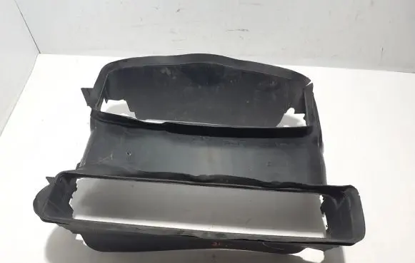 Intercooler air guide/duct channel