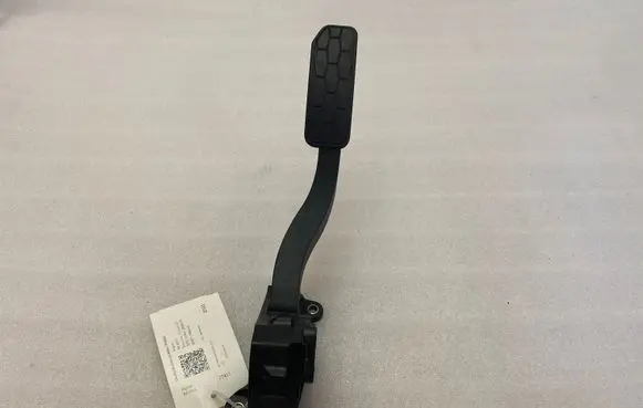 Jaguar XE Accelerator throttle pedal GX739F836CA