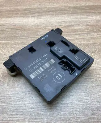 Mercedes-Benz E W211 Door control unit/module 2118201526 35680