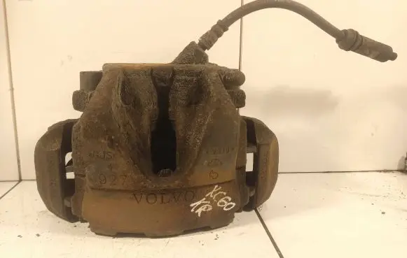 Volvo XC60 Front brake caliper 9215