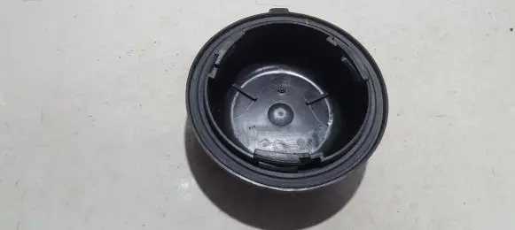 Volvo S80 Headlight/headlamp dust cover 89000387
