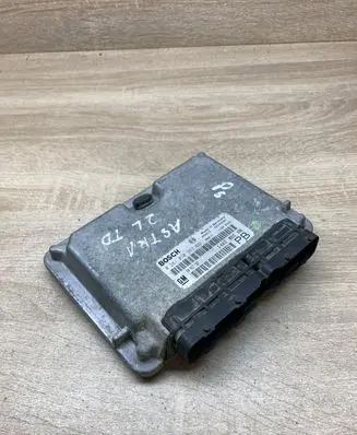 Opel Astra G Engine control unit/module ECU 24417167 0281010267