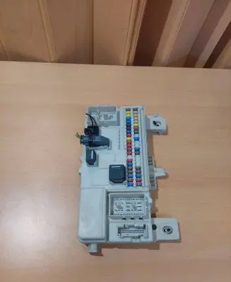 Volvo V50 Fuse module 31327215 04629635 521812F01
