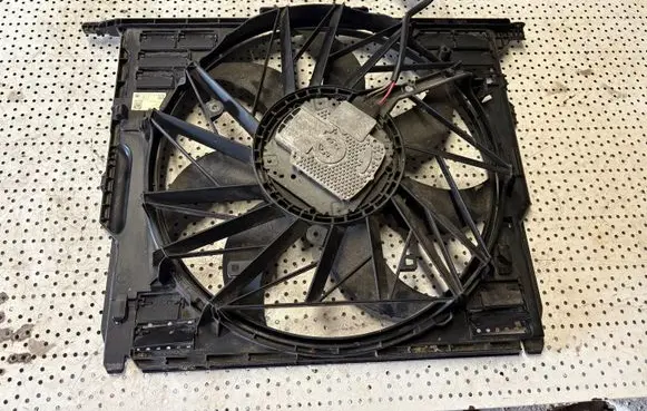 BMW 5 F10 F11 Electric radiator cooling fan 850974001