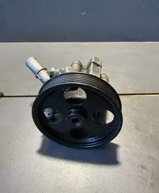 Opel Insignia A Power steering pump 13309339