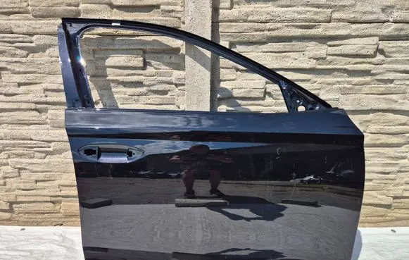 Skoda Octavia Mk4 Front door 5E3831312A