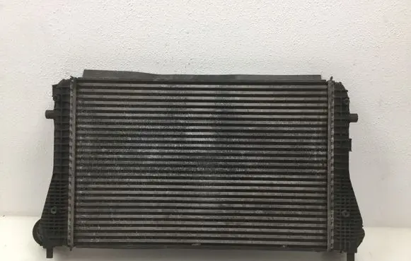 Volkswagen PASSAT B6 Intercooler radiator 3C0145805G