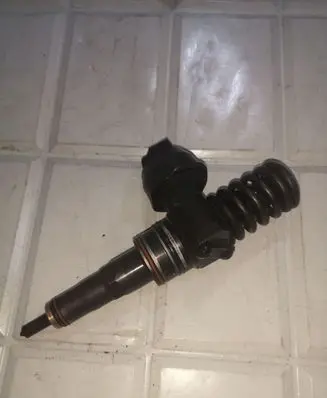 Volkswagen Lupo Fuel injector 045130073T 0434720035