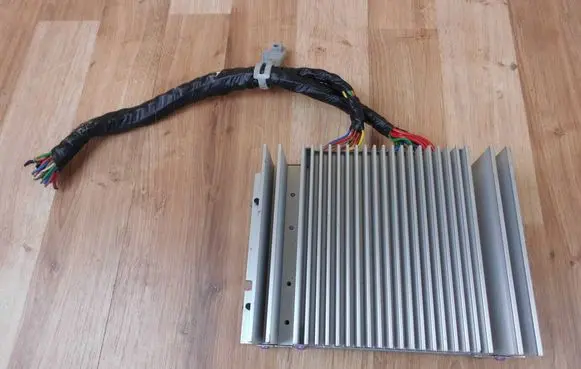 Hyundai ix35 Sound amplifier 963702Y000