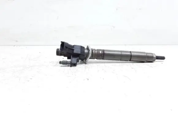 Volvo V60 Fuel injector 31303238