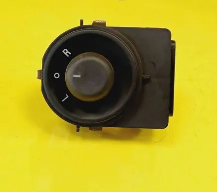 Opel Astra J Wing mirror switch 13271827