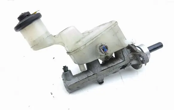 Toyota RAV 4 (XA20) Master brake cylinder 