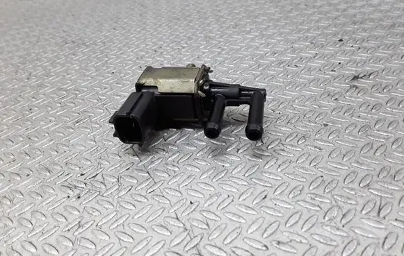Nissan Almera N16 Vacuum valve 