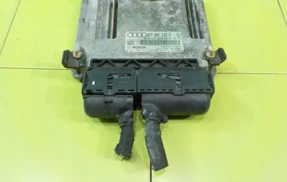 Audi A3 S3 8P Engine control unit/module 8P7907115H 17AB180