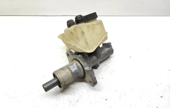 Mercedes-Benz E W124 Master brake cylinder