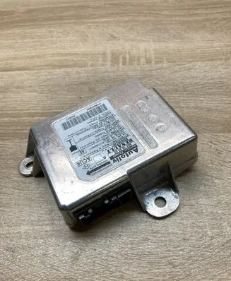 Renault Megane II Airbag control unit/module 8200682381 607139300
