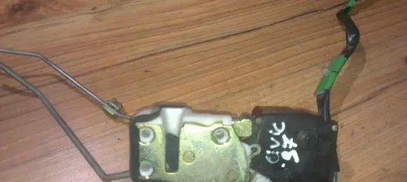 Honda Civic Front door lock