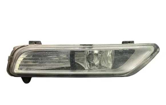 Volkswagen PASSAT B7 Front fog light 176623