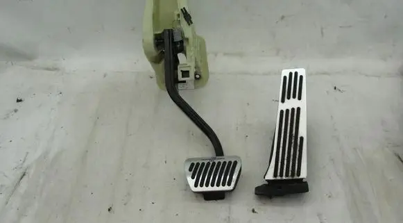 BMW X3 F25 Brake pedal brak