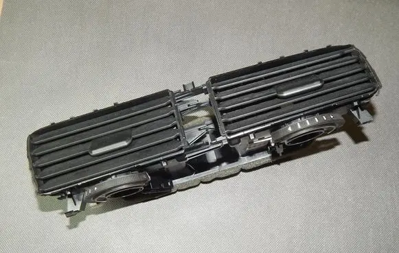 Volkswagen Golf VII Dash center air vent grill 5G1819728E