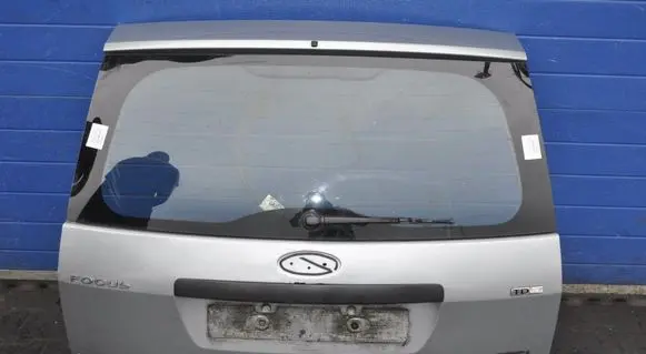 Ford Focus Tailgate/boot cover trim set 