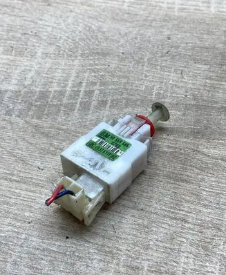 Opel Vectra B Brake pedal sensor switch 90569685 03611102