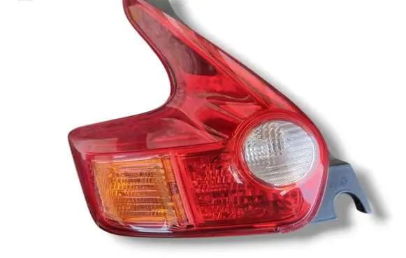 Nissan Juke I F15 Rear/tail lights 26555-1KA0A