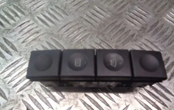 Ford Fiesta Windscreen/window heater switch