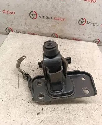 Toyota RAV 4 (XA30) Engine mount bracket