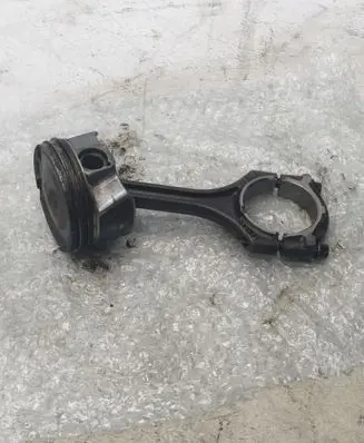 Ford Mustang VI Piston with connecting rod
