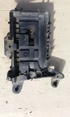 Skoda Octavia Mk2 (1Z) Battery box tray 1K0915333