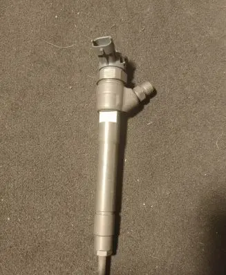 Opel Vivaro Fuel injector 0445110414
