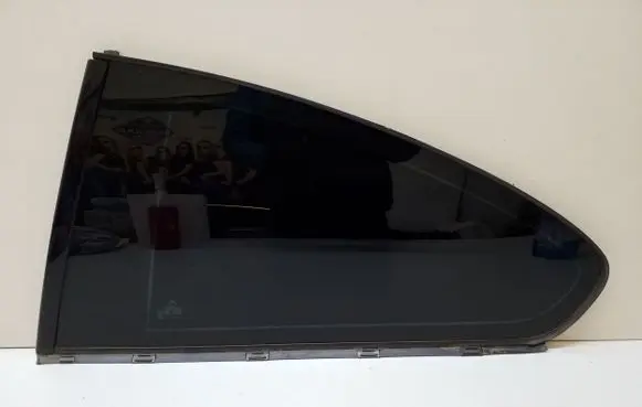 BMW 3 E92 E93 Rear side window 7119177