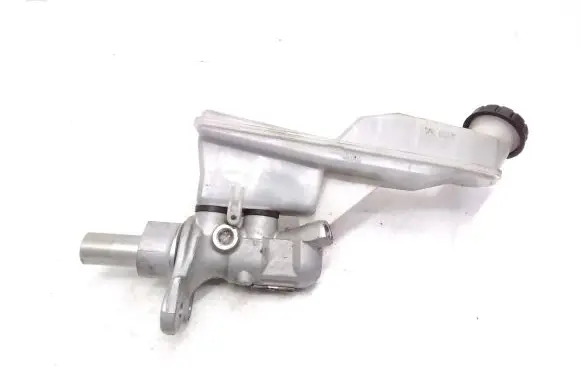 Mercedes-Benz B W246 W242 Master brake cylinder A2464300102