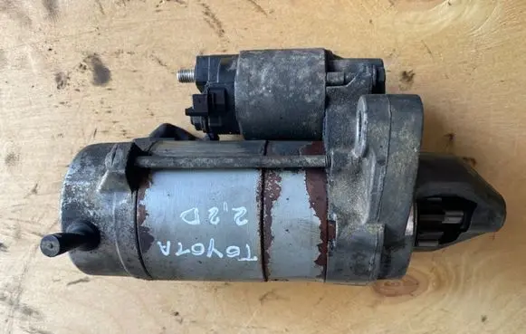 Toyota Avensis T250 Starter motor 281000R010
