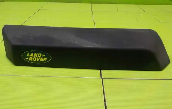 Land Rover Discovery 3 - LR3 Rear light center trim bar blend CXB000456XXX LP141 14405000