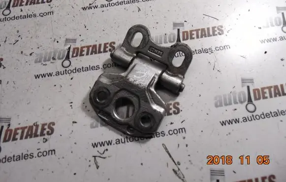 Mercedes-Benz E W210 Front door upper hinge