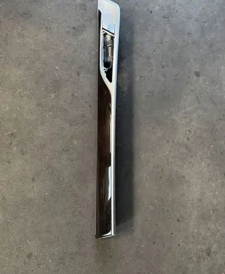 BMW 7 G11 G12 Front door trim bar 7464647