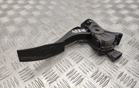 Opel Insignia A Accelerator throttle pedal 13237352