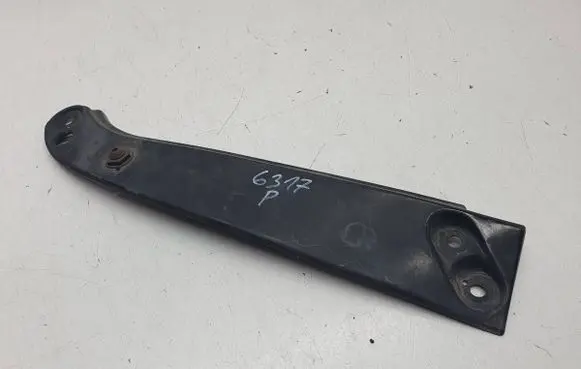 Front bumper mounting bracket