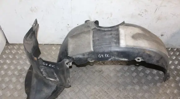 Volkswagen Golf VII Front wheel arch liner splash guards 5G0805977 5G0805973