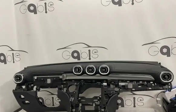 Mercedes-Benz GLC C254 Dashboard