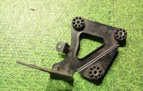 BMW M5 ABS pump bracket 2282762