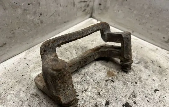 Hyundai Santa Fe Brake caliper pad carrier rear 