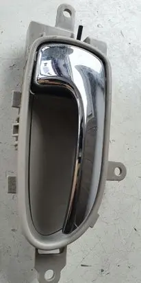 Nissan Leaf I (ZE0) Front door interior handle