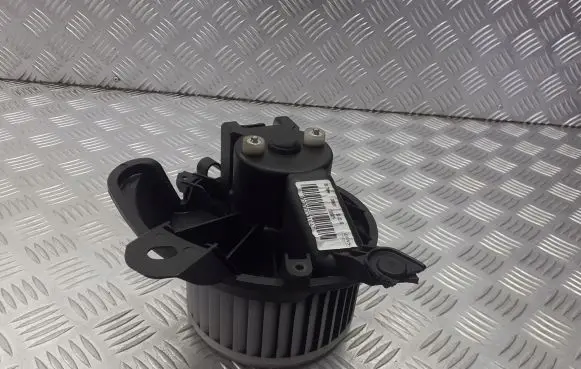 Opel Corsa D Front door blower motor 164230100