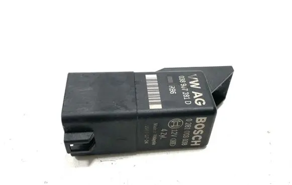 Audi A3 S3 A3 Sportback 8P Glow plug pre-heat relay 0281003038 038907281D