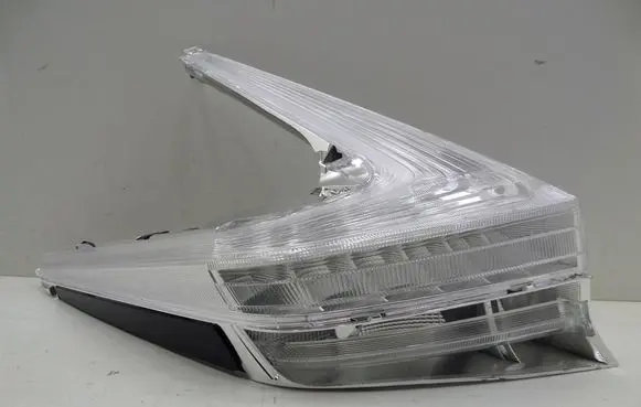 Nissan Leaf II (ZE1) Tail light part 