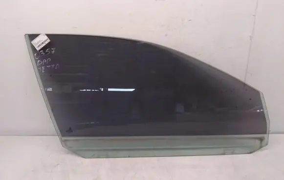 Volkswagen Jetta V Front door window glass four-door