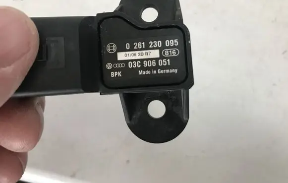 Volkswagen Polo V 6R Air pressure sensor 03C906051 0261230095